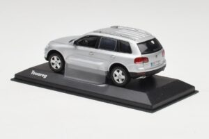 Volkswagen Touareg Reflex Argintiu Minichamps 1:43 68625 Metal - imaginea 3 din 4