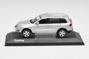 Volkswagen Touareg Reflex Argintiu Minichamps 1:43 68625 Metal