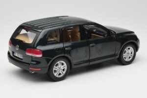 Volkswagen Touareg V10 TDI Canyon Green Bburago 1:18 34911-V1 Metal - imaginea 3 din 8