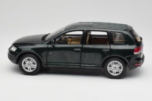 Volkswagen Touareg V10 TDI Canyon Green Bburago 1:18 34911-V1 Metal - imaginea 4 din 8