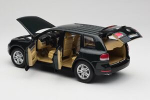 Volkswagen Touareg V10 TDI Canyon Green Bburago 1:18 34911-V1 Metal - imaginea 5 din 8