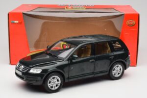Volkswagen Touareg V10 TDI Canyon Green Bburago 1:18 34911-V1 Metal - imaginea 8 din 8
