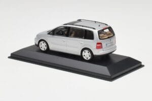 Volkswagen Touran Reflex Argintiu Minichamps 1:43 TOURAN001 Metal - imaginea 3 din 4