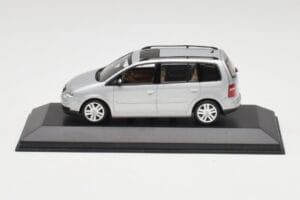 Volkswagen Touran Reflex Argintiu Minichamps 1:43 TOURAN001 Metal