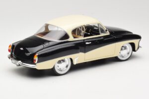 Wartburg 311 Coupe Negru & Bej Revell 1:18 8419 Metal - imaginea 3 din 8