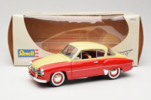 Wartburg 311 Coupe Roșu & Bej Revell 1:18 8418 Metal - imaginea 8 din 8
