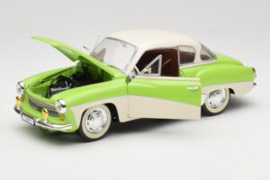 Wartburg 313 Verde Pastel peste Bej Revell 1:18 9018 Metal - imaginea 2 din 8