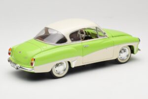 Wartburg 313 Verde Pastel peste Bej Revell 1:18 9018 Metal - imaginea 3 din 8