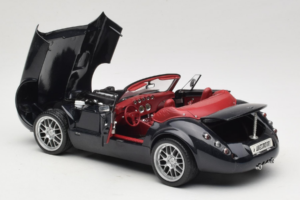 Wiesmann Roadster MF Carbon Black Revell 1:18 WIESMANN001 Metal - imaginea 8 din 9