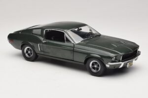 Ford Mustang GT Bullitt cu Figurină Steve McQueen Greenlight 1:18 12885 Metal - imaginea 6 din 8