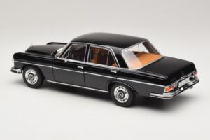 Mercedes 280 SE W108 Negru Norev 1:18 183360 Metal - imaginea 7 din 8