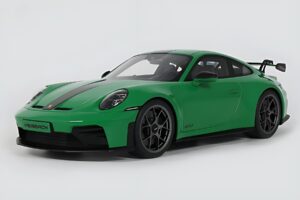 Porsche 911 992.2 GT3 Weissach Package Python Green GT Spirit 1:18 GT576 Rășină