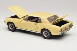 Ford Mustang Coupe Galben The Walking Dead Greenlight 1:18 12958 Metal - imaginea 5 din 8