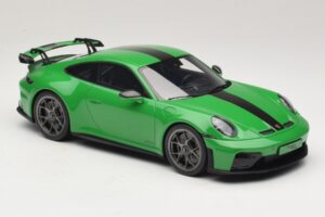 Porsche 911 992.2 GT3 Weissach Package Python Green GT Spirit 1:18 GT576 Rășină - imaginea 4 din 6