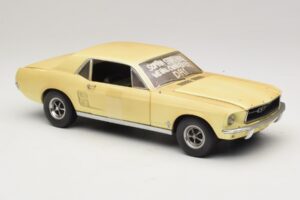 Ford Mustang Coupe Galben The Walking Dead Greenlight 1:18 12958 Metal - imaginea 6 din 8