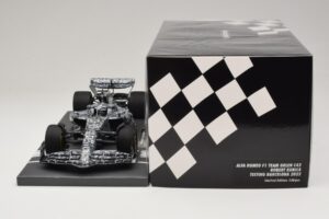 Alfa Romeo Orlen C42 R. Kubica Testing Barcelona 2022 Minichamps 1:18 117229988 Rășină - imaginea 6 din 7