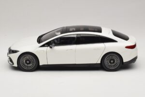 Mercedes EQS V297 Manufaktur Opalite White NZG 1:18 B66961049 Metal - imaginea 4 din 8