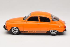 Saab 96 V4 Portocaliu MCG 1:18 MCG18654 Metal - imaginea 3 din 6