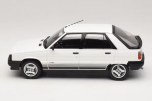 Renault 11 Turbo Alb MCG 1:18 MCG18589 Metal - imaginea 3 din 6