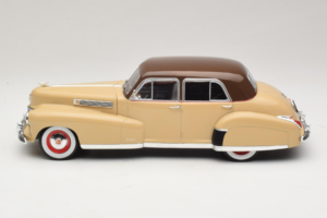 Cadillac Fleetwood Series 60 Special Bej MCG 1:18 MCG18656 Metal - imaginea 3 din 6