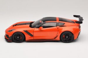 Chevrolet Corvette C7 ZR1 Roșu IXO 1:18 U18RDC001-FO Metal - imaginea 4 din 8