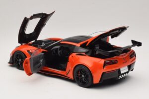 Chevrolet Corvette C7 ZR1 Roșu IXO 1:18 U18RDC001-FO Metal - imaginea 5 din 8
