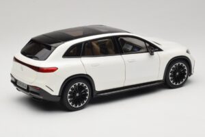 Mercedes EQS SUV X296 Manufaktur Diamond White NZG 1:18 B66960590 Metal - imaginea 3 din 8