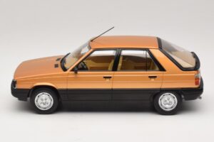 Renault 11 GTL Auriu MCG 1:18 MCG18590 Metal - imaginea 3 din 6