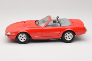 Ferrari 365 GTS/4 Spider Roșu Techno Giodi 1:18 40028-P1 Metal - imaginea 4 din 8