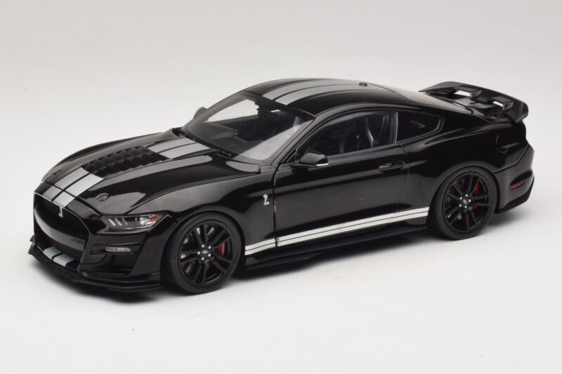 Ford Mustang Shelby GT500 S550 Negru IXO 1:18 U18RDC002-FO Metal