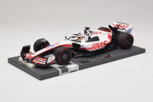 Haas VF-22 K. Magnussen Pole Position Brazilian GP 2022 Minichamps 1:18 117222120 Rășină