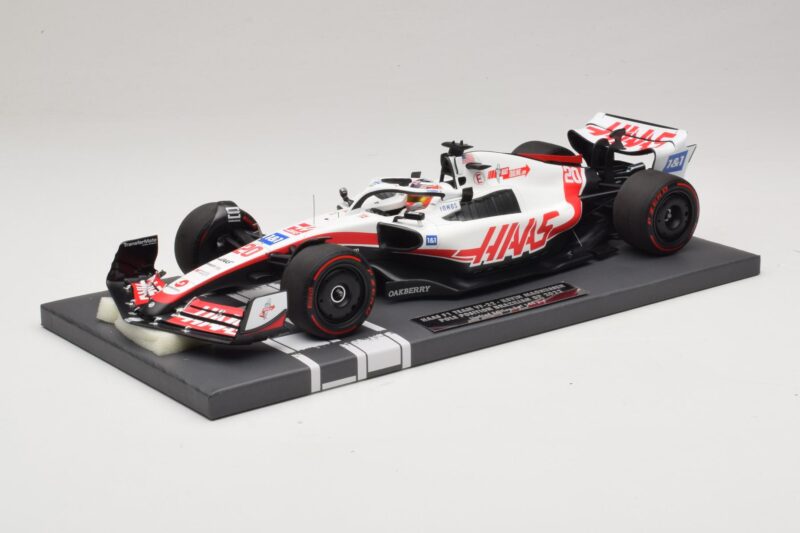 Haas VF-22 K. Magnussen Pole Position Brazilian GP 2022 Minichamps 1:18 117222120 Rășină