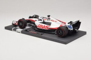 Haas VF-22 K. Magnussen Pole Position Brazilian GP 2022 Minichamps 1:18 117222120 Rășină - imaginea 5 din 7