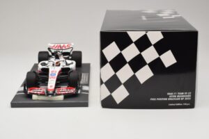 Haas VF-22 K. Magnussen Pole Position Brazilian GP 2022 Minichamps 1:18 117222120 Rășină - imaginea 6 din 7