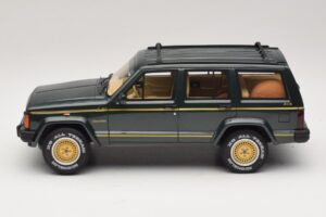 Jeep Cherokee XJ Limited Dark Hunter Green Otto 1:18 OT1340 Rășină - imaginea 3 din 6