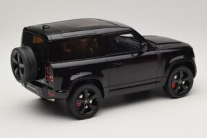 Land Rover Defender 90 L663 P400 X-Dynamic HSE Santorini Black GT Spirit 1:18 GT992 Rășină - imaginea 2 din 6