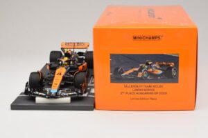 McLaren MCL60 #4 L. Norris 2nd Place Hungarian GP 2023 Minichamps 1:18 537233004 Rășină - imaginea 6 din 7