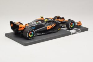 McLaren MCL60 #4 L. Norris 2nd Place Japanese GP 2023 Minichamps 1:18 537233504 Rășină - imaginea 2 din 7