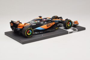 McLaren MCL60 #81 O. Piastri Hungarian GP 2023 Minichamps 1:18 537233081 Rășină - imaginea 2 din 7