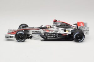 McLaren MP4/21 #3 K. Raikkonen 2006 Minichamps 1:18 530061803 Rășină - imaginea 3 din 7