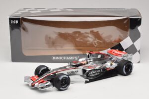 McLaren MP4/21 #3 K. Raikkonen 2006 Minichamps 1:18 530061803 Rășină - imaginea 7 din 7