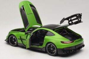 Mercedes AMG GT Black Series C190 Matt Green Metallic Minichamps 1:18 110032022 Metal - imaginea 5 din 8