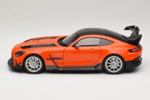 Mercedes AMG GT Black Series C190 Portocaliu cu Jante Argintii Minichamps 1:18 110032024 Metal - imaginea 4 din 8