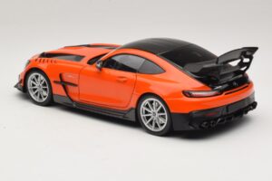 Mercedes AMG GT Black Series C190 Portocaliu cu Jante Argintii Minichamps 1:18 110032024 Metal - imaginea 7 din 8