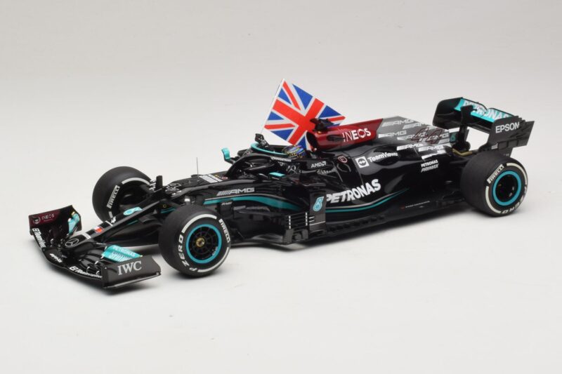 Mercedes AMG Petronas W12 E Performance L. Hamilton Winner British GP 2021 Minichamps 1:18 110211144 Rășină