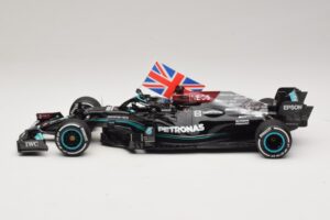 Mercedes AMG Petronas W12 E Performance L. Hamilton Winner British GP 2021 Minichamps 1:18 110211144 Rășină - imaginea 3 din 7