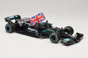 Mercedes AMG Petronas W12 E Performance L. Hamilton Winner British GP 2021 Minichamps 1:18 110211144 Rășină - imaginea 4 din 7