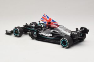 Mercedes AMG Petronas W12 E Performance L. Hamilton Winner British GP 2021 Minichamps 1:18 110211144 Rășină - imaginea 5 din 7