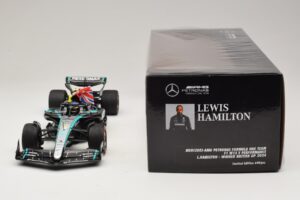 Mercedes AMG Petronas W15 E Performance L. Hamilton Winner British GP 2024 Minichamps 1:18 110241244 Rășină - imaginea 6 din 7