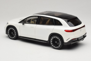 Mercedes EQS SUV X296 Manufaktur Diamond White NZG 1:18 B66960590 Metal - imaginea 7 din 8